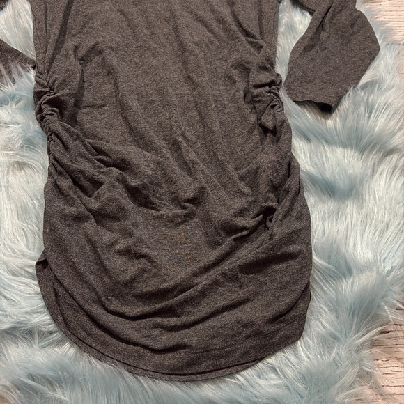 Isabella Oliver Maternity Grey V Neck Quarter Sleeve Top sz 1 - Picture 7 of 10